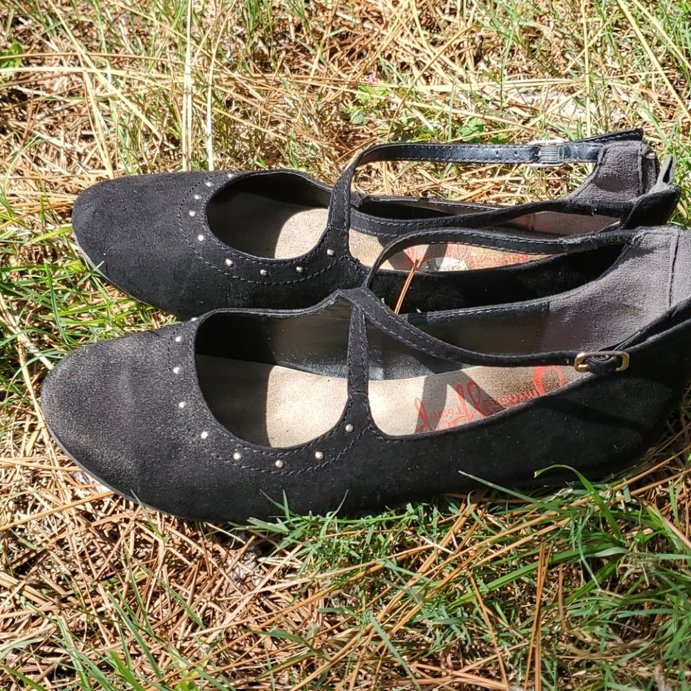 Black flats